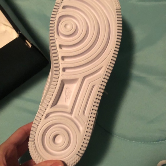 Brand New Women’s Nike Air Force 1 - Picture 3 of 4